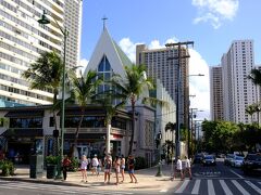 こんなところに教会があったのですね。みなさんここで結婚式をするのでしょうか。
アメリカはプロテスタントの国だと思っていましたが、この教会、カトリックなのですね。