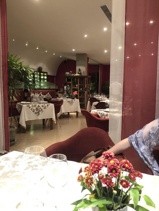 この後、お客さんが2組はいっただけでした<br /><br />私たちの席は半個室のような場所で静かに落ち着いて食事できました