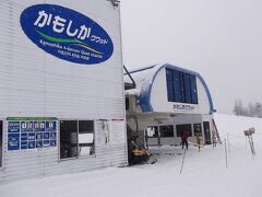 たざわ湖スキー場　今日オープンで、動いているリフトはこの１本だけ(料金は半額でした)