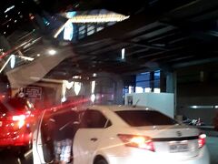 ＡＭ５時４０分。空港に無事到着。
結局３５分で到着しました。

