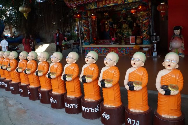 メガネが素敵(笑）<br /><br />しつこいぐらいドラえもんなどのアニメ像が<br />ありましたが、割愛します！<br /><br />では移動します。