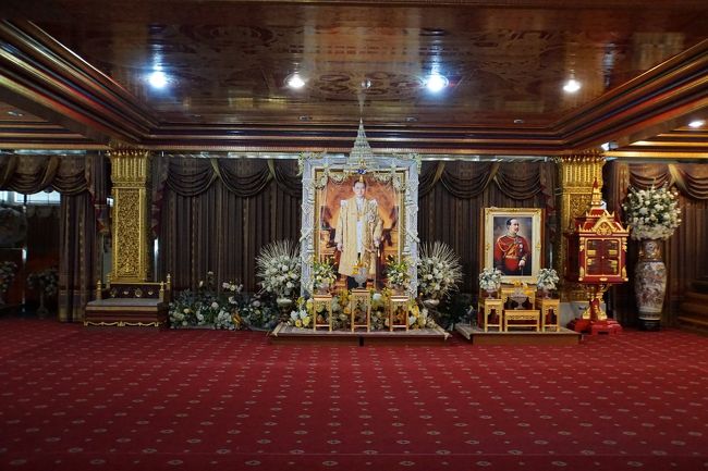 大声でしゃべったらダメですよ～。