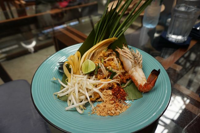 決められたメニューです。<br />まずはパッタイ！