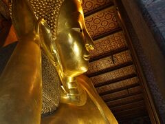 続いてはワットポー！
全長46ｍの寝釈迦仏です！