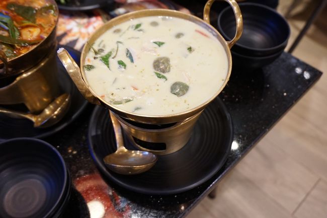 グリーンカレー。<br />なかなか辛かった。<br /><br />どれも美味しかったです。<br />ごちそうさまでした！