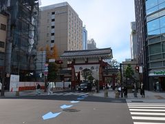 今日宿泊のホテルへ行く前に、せっかくなので「増上寺」へ。

「増上寺大門」。