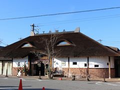 ９時頃には、和歌山電鉄・貴志駅に着きました。
・・が周辺に駐車場がないので、だいぶ離れたところに車を停めます・・