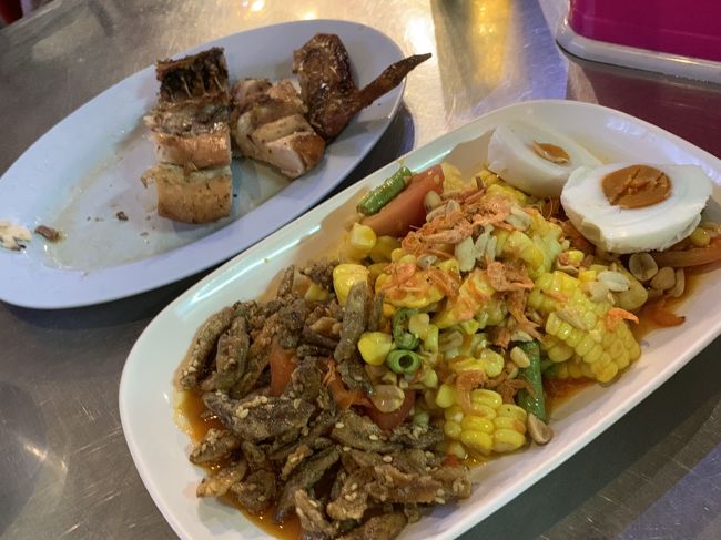 トウモロコシのサラダ美味しいです♪