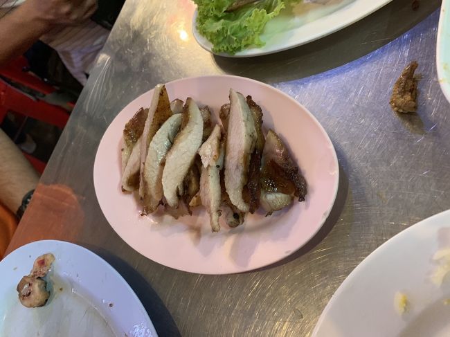 コムヤーンも安定の美味しさ<br />免税で購入したウイスキーを持ち込んだこともあり、トータル750パーツはリーズナブル♪