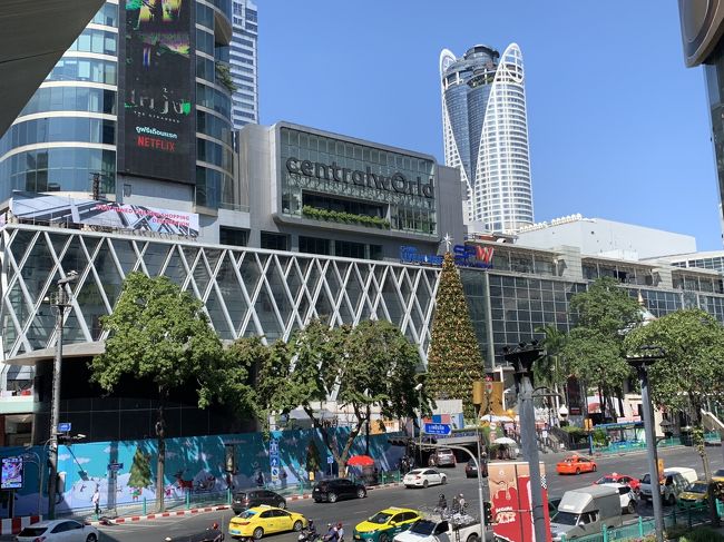 翌日です<br />セントラルワールドに向かい