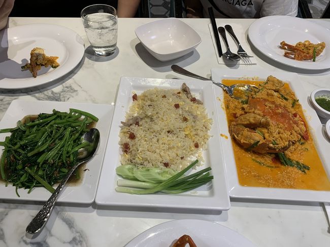 プーパッポンカレー、チャーハン、空芯菜の炒め物