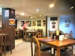 桃太郎飯店

12月03日（火）　　14:20

ところがジムトンカフェにはスイーツしかなく
思いがけずタニヤの『桃太郎飯店』で
ラーメンランチをすることに・・・

