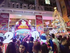 エラワン隣のアマリンプラザでは、音楽なってイベントが始まっています。