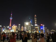 キラキラ輝く、上海の夜景♪

香港の夜景よりずーっと綺麗です。
近未来都市に迷い込んでしまった気分になりました（笑）

