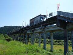 8:24に窪川駅を出て
中村駅には9:24着。
よさこい祭りを開催していたので、しばし眺めて
10:07中村駅を出発し、
10:34東宿毛駅で途中下車。気持ちいい橋上の駅舎です。

東宿毛からの方が宿毛市内の古い町並みに行きやすいです。