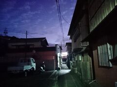 6:00　温泉に入り体を温めてから、6:19　日の出を見にひとりで大間の浜に向かいます
お風呂は6時からしか入れないのが残念なり