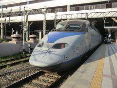 韓国高速鉄道「KTX」です。

ソウルを中心に韓国各地を結ぶ韓国の高速鉄道です。
フランスのTGV方式で運行されています。

④KORAIL:KTX703号.麗水EXPO行
龍山.7:15→全州.8:58
