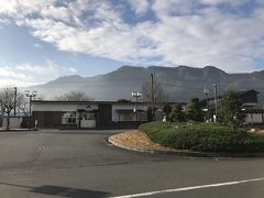 黒井城跡の最寄り駅のJR福知山線黒井駅。
三代将軍徳川家光の乳母・大奥の基盤をつくった「春日局」の生誕地でもある。
黒井城跡の登山口までは徒歩15分程。