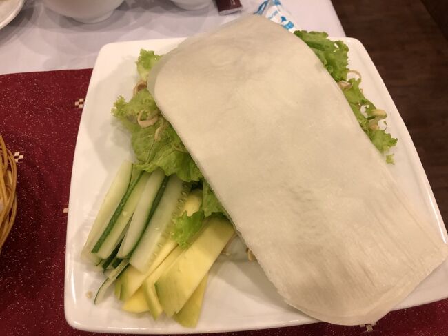 　ライスペーパーと野菜<br />　旅先では野菜が不足しがちですが、ベトナムでは野菜が摂れるから嬉しい。