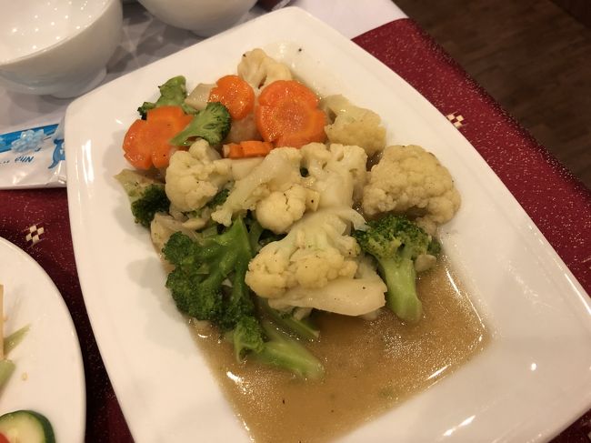 　カリフラワーのニンニク炒め物<br />美味しい。