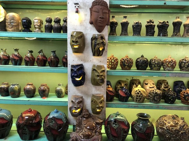 作って売っている