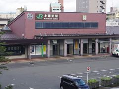 ●JR上諏訪駅

諏訪湖や霧ヶ峰方面の観光の拠点となる駅です。
1905年に開業しました。