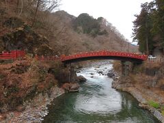 神橋です。

大谷川の水がとにかく澄んでいてきれいでした。