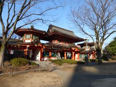 千葉神社
朱塗りの美しい景色です。