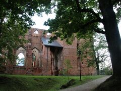 さてフカマルの捕獲が失敗に終わったので（´・ω・｀）、気を取り直して再度大聖堂の塔へと上ります。ちなみに博物館を出て捕獲しに来て、大聖堂の塔の入口に戻るまで３分でした(笑)