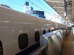名古屋に到着。新幹線に乗車します。