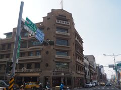 林百貨（リンパイフオ）

※ 日本統治時代に建てられた百貨店。当時の面影を残して２０１４年に再オープンした。