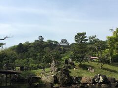 彦根城の玄宮園。事前には知らなかったのですが、この庭園は思ったよりいいですね。日本三大名園の後楽園に匹敵するきれいさでは…個人的には偕楽園よりこっちを入れたらいいんじゃないかな。という位。お城が見える形で完成するようなきれいなお庭だなと思いました。