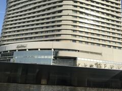 懐かしいニューオータニの前が乗り場
昔、大阪在住のＫ君の結婚式会場
お呼ばれして泊まった懐かしいホテル