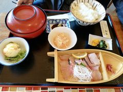 おいちゃんは刺身定食。

魚の国の人。「魚が活きている」だそうです。