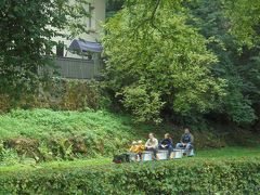 通りはペトリュス川沿いのサン＝キラン通りに続きました。
子供鉄道？みたいなもので遊んでいる家族がいて思わず手を振ってしまったら振り返してくれました。