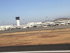高松空港着陸
すぐにターミナルに移動するのが地方空港の良いところ