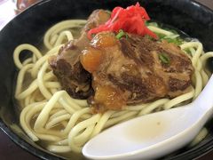 3日目ランチ
腰原食堂
個々の名物はドラゴンそばというちょっとピリ辛中華風なそばだけど私はソーキそば、チキン南蛮セット。
友人はチャーハン(笑)
