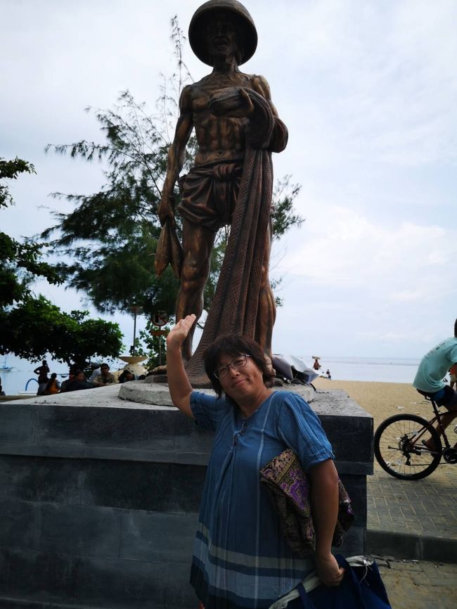 スガラアユのビーチ営業マンたちには<br />　ちょっと評判が良くない感じ<br />「かわいくないよ・・・・」だってさ