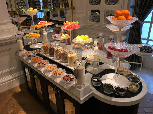 フルーツとシリアルなど。