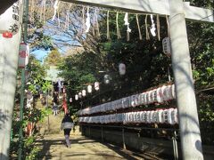 次は遊行寺坂途中の大黒天祀る諏訪神社へ。