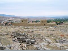 紀元前18世紀から紀元前12世紀頃まで栄えたヒッタイト王国の首都があったハットゥシャシュ
現在まだ発掘の途中であり、ゲートも復元工事中です。