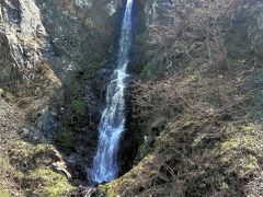 五丈の滝

身の丈５ツ分の高さがあることから名付けられた滝です。


五丈の滝：http://kujicity.com/a.kujicity.36taki.htm