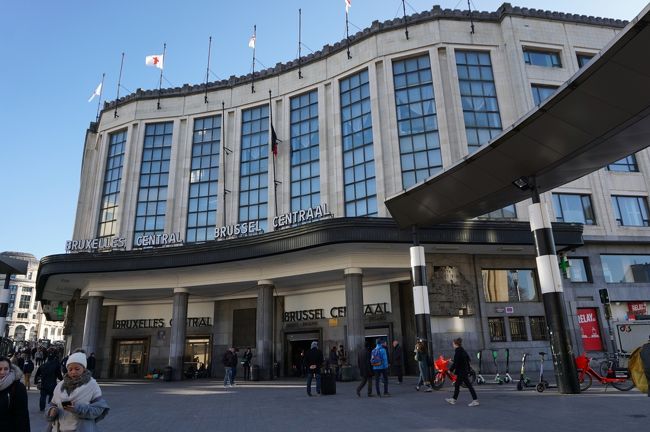 旅の3日目。午前中、ブリュッセルの街歩きをして、ホテルに預けた荷物を受け取り、ブリュッセル中央駅に来ました。