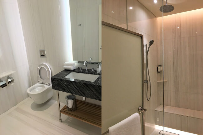 個室トイレもシャワーブースも広々。<br />トイレなんか，布団敷いて中で寝れそうw