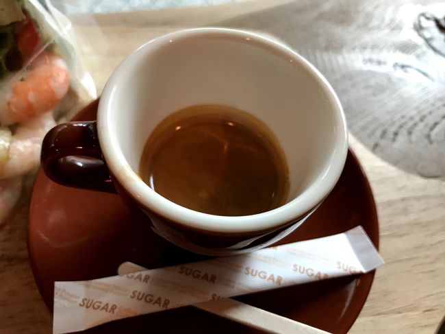 エスプレッソ。苦味と香りがよく、おいしいです。