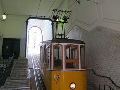 ベレン地区から戻ってきてビカのケーブルカーへ。