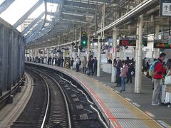 鉄橋を渡ってすぐの所にある武蔵小杉駅。