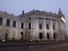 ブルグ劇場
ドイツ語圏の劇場の最高峰