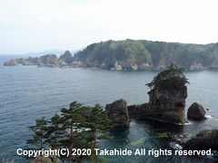 三王岩

三陸復興国立公園に属する景勝地です。木が生えている大きな岩が男岩、その左側が女岩、右側が太鼓岩です。


三王岩：https://ja.wikipedia.org/wiki/%E4%B8%89%E7%8E%8B%E5%B2%A9_(%E5%B2%A9%E6%89%8B%E7%9C%8C)
三王岩：https://www.kankou385.jp/sightseeing/nature/index_11.html
三王岩：https://www.city.miyako.iwate.jp/kanko/tuukou_huka.html
三陸復興国立公園：https://ja.wikipedia.org/wiki/%E4%B8%89%E9%99%B8%E5%BE%A9%E8%88%88%E5%9B%BD%E7%AB%8B%E5%85%AC%E5%9C%92
三陸復興国立公園：http://www.env.go.jp/park/sanriku/index.html