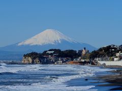 134号線の横断歩道を渡り七里ヶ浜海岸に来ました♪ここから見る富士山はダイナミック！ダイクマー♪♪絶景！！